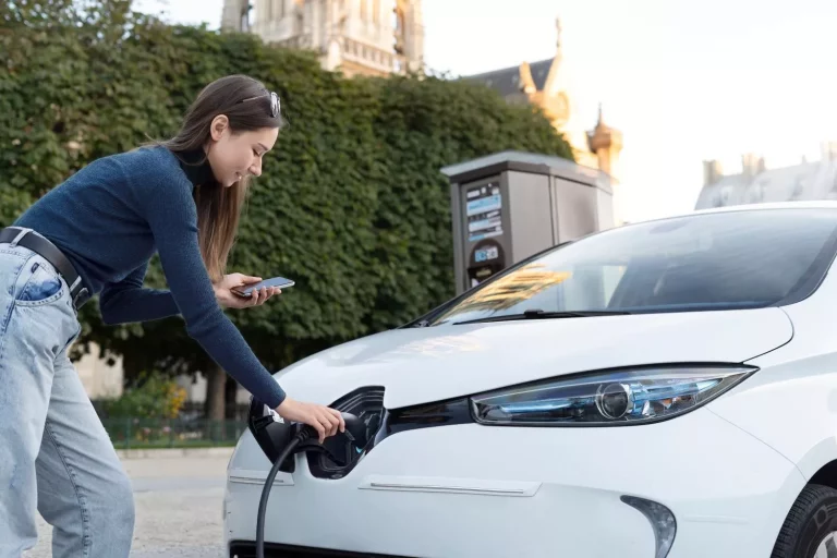 Cómo afrontar las objeciones de los clientes ante el coche eléctrico